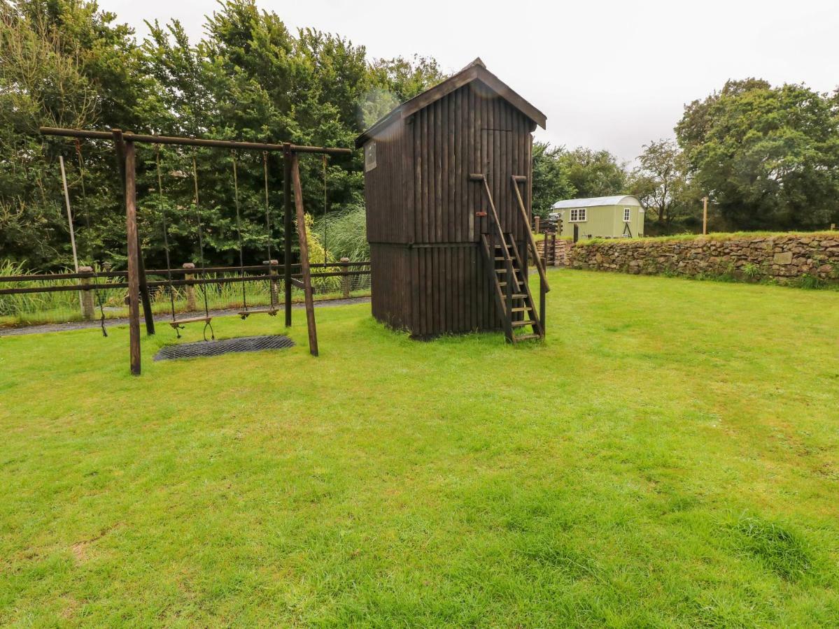 The Lodge Milford Haven Exterior photo